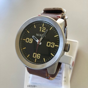 ●NIXON CORPORAL 本革 美品 ニクソン コーポラル 腕時計 時計 レア 希少