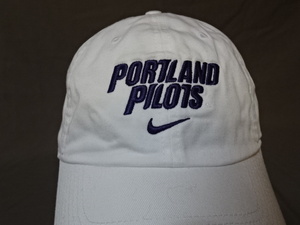 激レア USA購入【NIKE】製 【HERITAGE86】【DRI FIT】USカレッジ ポートランド大学パイロッツ【Portland Pilots】ロゴ刺繍入りCAP 中古品