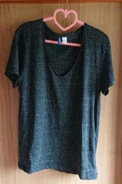 夏物sale！【H&M】杢ブラックVネックメンズTシャツ