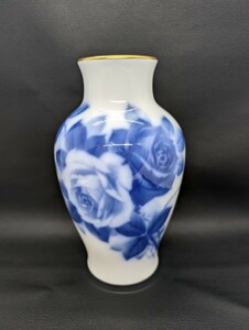 未使用 美品【OKURA ブルーローズ フラワーベース 花瓶】花器 大倉陶園 ブランド 陶芸 陶磁 薔薇 バラ 金彩 壺 インテリア アンティーク