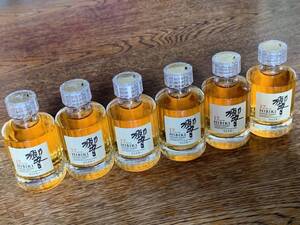 サントリー 響17年　６本セット　　!!! ご注意ください ミニボトル 50ml です !!!　SUNTORY HIBIKI 17Y