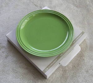 【LE CREUSET ルクルーゼ】　Round Plate 23㎝　910140-23　(Lime)