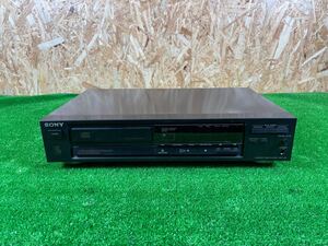 12B2 SONY ソニー CDP-570 CDプレーヤー 通電OK 現状品 凹み有り