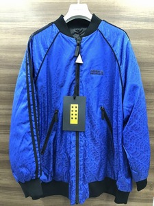 期間限定セール 【未使用】 adidas×MONCLER GENIUS SEELOG GIUBBOTTO 総柄リバーシブルダウンジャケット IJ8328 ブルー I209S1A00015