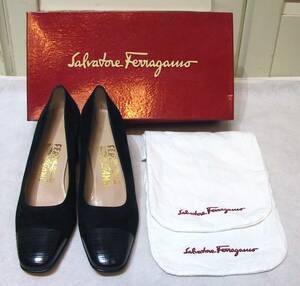 新品 サルヴァトーレ フェラガモ /Salvatore Ferragamo 本革レザーパンプス 型押しｘスウェード 黒 7C/約24.5㎝ イタリア製 未使用品