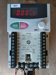 【中古品】三菱電機 MELCO 小型インバータ 三相200V FR-E520-0.75K 