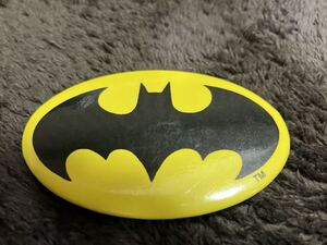 バッドマン バッジ TM&DC Comics Inc. 1964 MFG OSP 大きさ約7cm×4.6cm BATMAN 缶バッチ