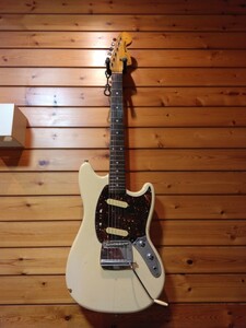 Fender Japan mustang T0+5桁シリアル