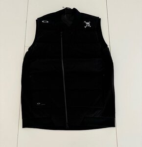 オークリー　ＳＫＵＬＬ　ＤＩＡＧＯＮＡＬ　ＤＯＷＮ　ＶＥＳＴ　ＦＯＡ４０６９６８　(ＢＬＡＣＫＯＵＴ)　Ｌ