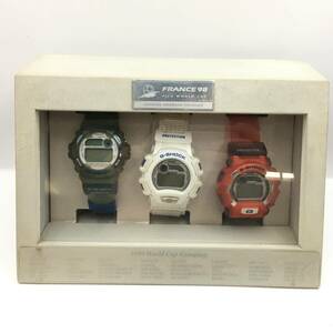 ○I241-329 CASIO/カシオ 98年 ワールドカップモデル デジタル文字盤メンズ クォーツ 腕時計 3点まとめ 付属品あり 