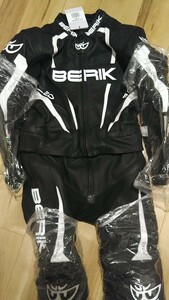 2ピースモデル/未使用/23/BERIK/ベリック/ALL BLACK/171334/サイズ/48/S～M/定価210000円/サーキット/走行会/峠/ツーリング