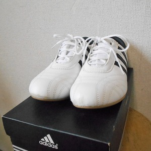 アディダス adidas 24cm スニーカー シューズ PRAJNA