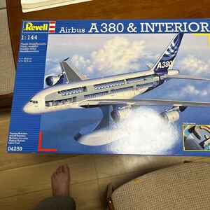 レベル Revell 1/144 Airbus A380&Interior(箱未開封、新品)発送はゆうパック:巨大な為。内部シースルー