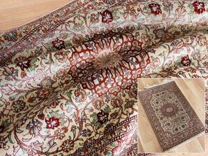 魁◆高級ペルシャ絨毯 イラン クム産 シルク100% 細密手織り 90万ノット 89×60㎝ メダリオン図