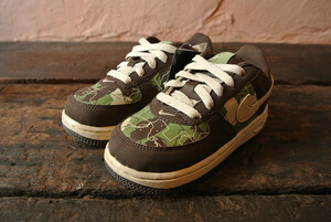 希少!NIKE FORCE 1 (TD) BARQUE BROWN/NET-PALM GREEN PLBRWN/FLT-VEPA 314194-211 ナイキ フォース１迷彩16cm 10c 新品