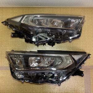 ★新品　未使用　RAV4 ラブ4 AXAH52 MXAA52 ヘッドライト STANLEY 42-90 E トヨタ 純正　左右セット★