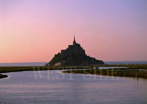 【 送料当社負担 】フランス　モンサンミシェル 修道院 ③　夕焼け 世界遺産 　辰巳玄洋　作品　額縁なし　A４サイズ写真