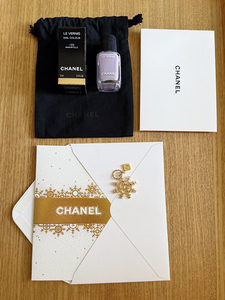 おまけ付き CHANEL シャネル ヴェルニ ネイル エナメル 135 イモーテル ドゥ チャーム ホリデー クリスマス ロゴポーチ 雪の結晶 カード