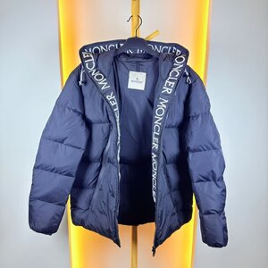 モンクレール Moncler Montcla スキーシーズン ッパー付きロゴパッチ フードエッジデザイン フード付きダウンジャケット ブラック