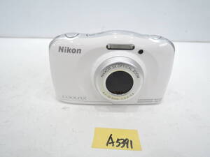 Nikon ニコン COOLPIX S33 コンパクト デジタルカメラ 起動確認済み　A5391