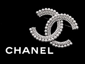 1円～★質流れ★CHANEL シャネル ブローチ ココマーク 模造パール ラインストーン 銀色 シルバーカラー枠 汚れや変色等あり 箱・袋付 中古