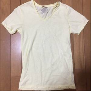 Bershka ベルシュカ Vネック Tシャツ