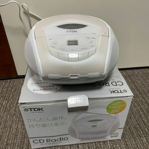 ③TDK ポータブルCDラジオプレーヤー　SP-CD8211 オーディオ機器 AM FM CD ホワイト