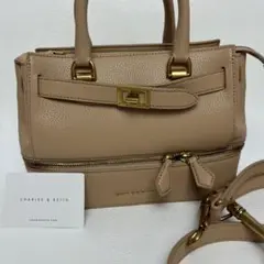 ●CHARLES&KEITH ショルダーバック　クロックエフェクト　バンド