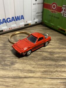 ●◎マツダ サバンナRX-7 SA22C 赤 キーホルダー 1◎●②オリジナル加工品 カーアクセサリー ミニカー ハンドクラフト ハンドメイド