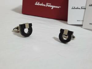 正規良 レア! Salvatore Ferragamo フェラガモ ガンチーニロゴ 2連カラー コンビカフス 黒 SV カフリンクス メインエンブレムボタン 付属有