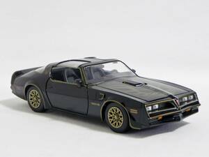 Jada Toys 1/24 1977 ポンティアック ファイヤーバード 映画「スモーキー＆バンディット」劇中車 邦題は「トランザム7000」