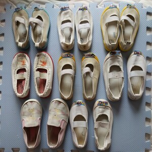上履きまとめ売り８足　幼稚園　小学生　子ども　洗い替え用　置き靴用　16 、17、 18センチ　匿名配送　送料無料