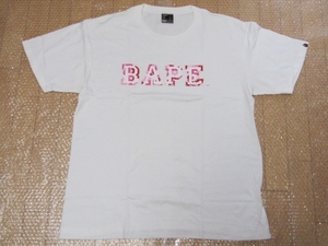 A BATHING APE アベイシングエイプ BAPE フロント ロゴ ピンク カモ 迷彩 ホワイト Ｔシャツ【XL】中古