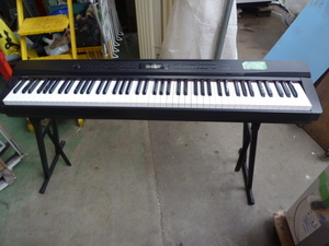 L083　CASIO　電子ピアノ　Privia　標準鍵88　PX-330BK　【ハイグレード】