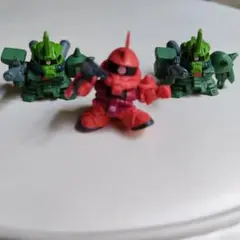 SDガンダムフルカラー  ザクIIとザクIII3体