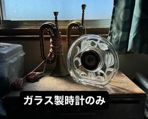 1000円【トランペットを引き立てるアイテムとして】HOYA ガラス製置き時計　ジャンク無保証条件下（時計のみ）