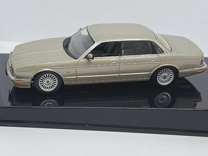 AUTOart オートアート 1/43 Jaguar ジャガー XJ8 ゴールド 53573