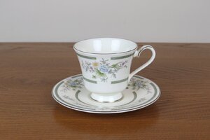 ロイヤルドルトン　ロマンスコレクション　デュオ　カップ　ROYAL DOULTON　ヴィンテージ　イギリス　セカンド品　L224