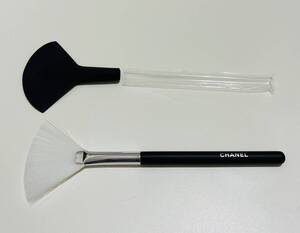 即決 新品 美品 格安 シャネル CHANEL メイクブラシ フェイスブラシ ビニール付