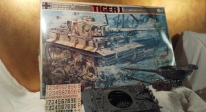 ★タミヤ戦車/プラモデル戦車/タイガー戦車/おもちゃ 戦車● 1/25 タイガーⅠ 重戦車 組立★ジャンク品★昭和の紫鳳.高荷義之画伯絵!!