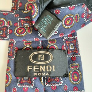 FENDI(フェンディ)紺赤丸四角ネクタイ