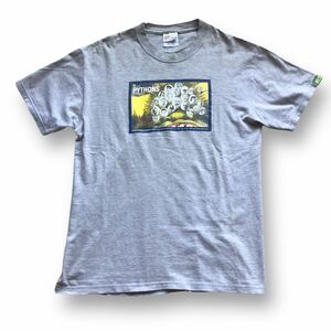 送料430円　90s ビンテージ　Monty Python モンティパイソン　アンソロジー　Tシャツ Tee コメディ　ムービーTシャツ　ヘインズ　Mサイズ