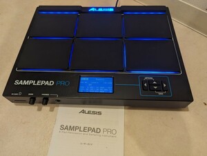 ALESIS SamplePad Pro ドラムパッドコントローラー、専用キックパッド、アタッチメントセット