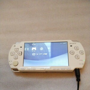 PSP2000　セラミックホワイト中古