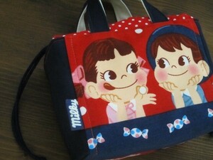 ＊ハンドメイド＊ かわいい!(^^)!コンパクトなお弁当バッグ　ミニ ランチバッグ　巾着バッグ おにぎりポーチ　ペコちゃん　入園入学にも♪