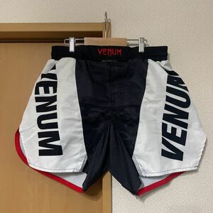 ヴェナム　venum ファイトショーツ　Lサイズ　キックボクシング　ムエタイ