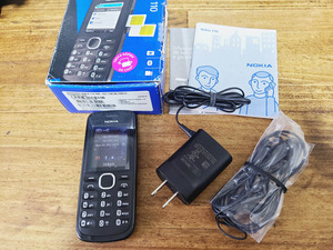 Nokia 110 Dual SIM RM-827 付属品あり【海外携帯】