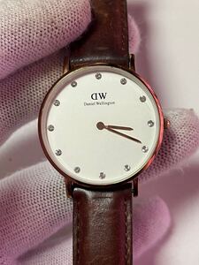 ダニエルウェリントン　稼動品　 Daniel Wellington 腕時計 クオーツ　2針　白文字盤　