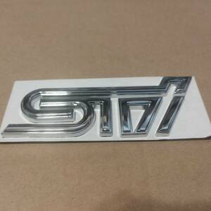 【ゆうパケット送料込】STI エンブレム メッキシルバー 横11cm×縦4cm×厚さ5mm ②　スバル SUBARU 金属製