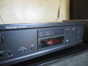 〓 タスカム(TEAC)の業務用CDプレーヤー CD-201, 並下品,保証 〓 TASCAM [002]